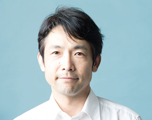 笑顔の男性