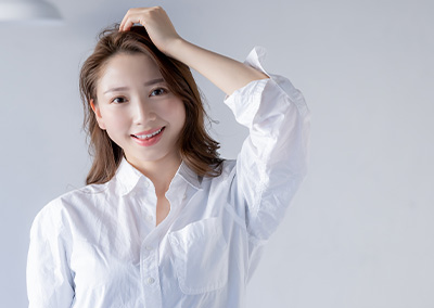 笑顔の女性